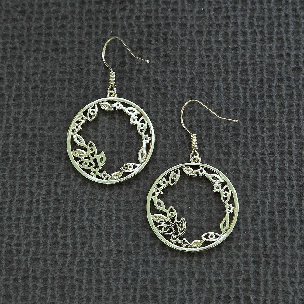 La Meno "Secret🤫 Garden💐" Earrings - Picture 8 of 16